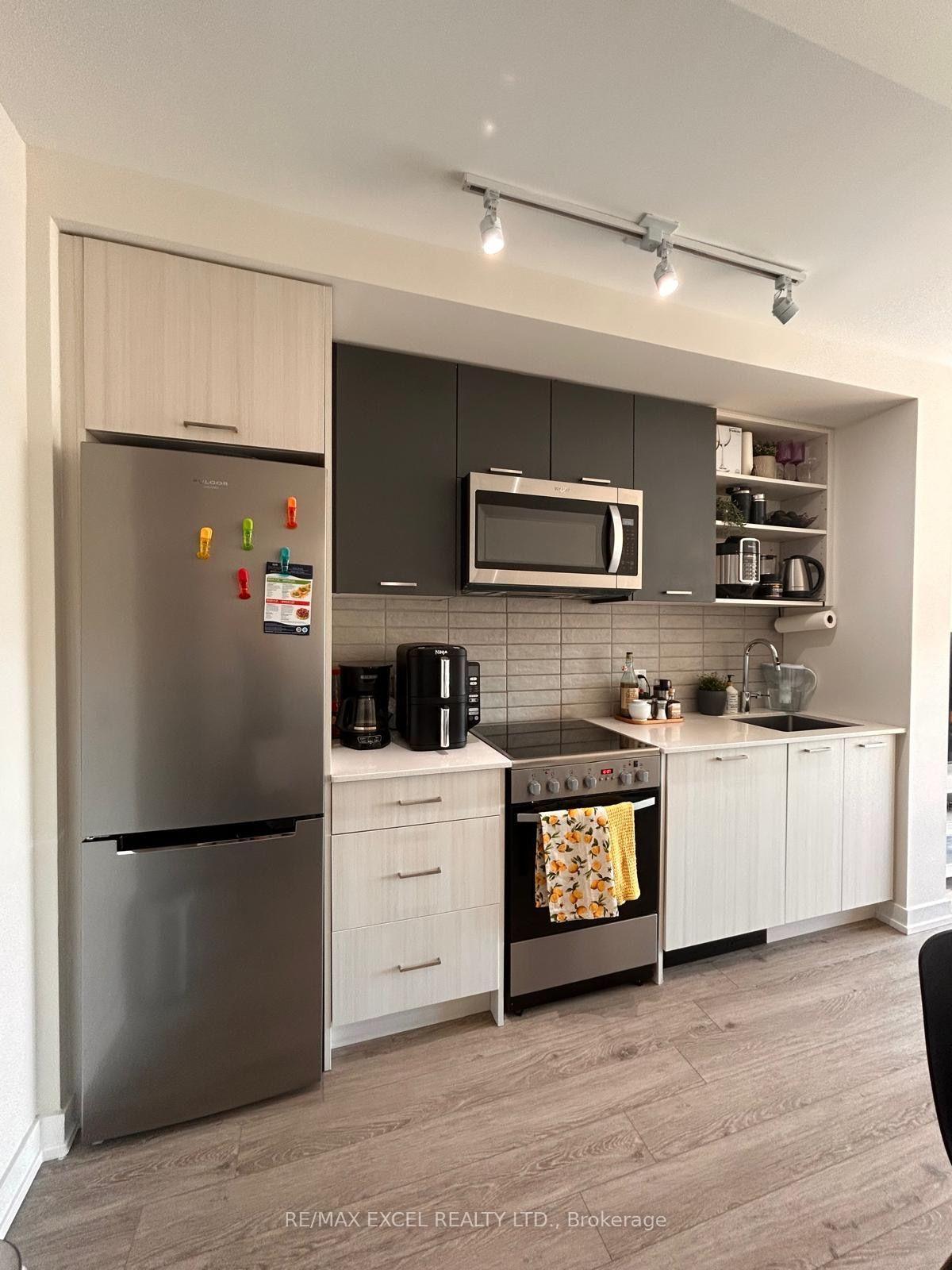 Photo 5 of Unit 606, 2300 St. Clair Avenue W, Toronto, Junction Area — HOMEH