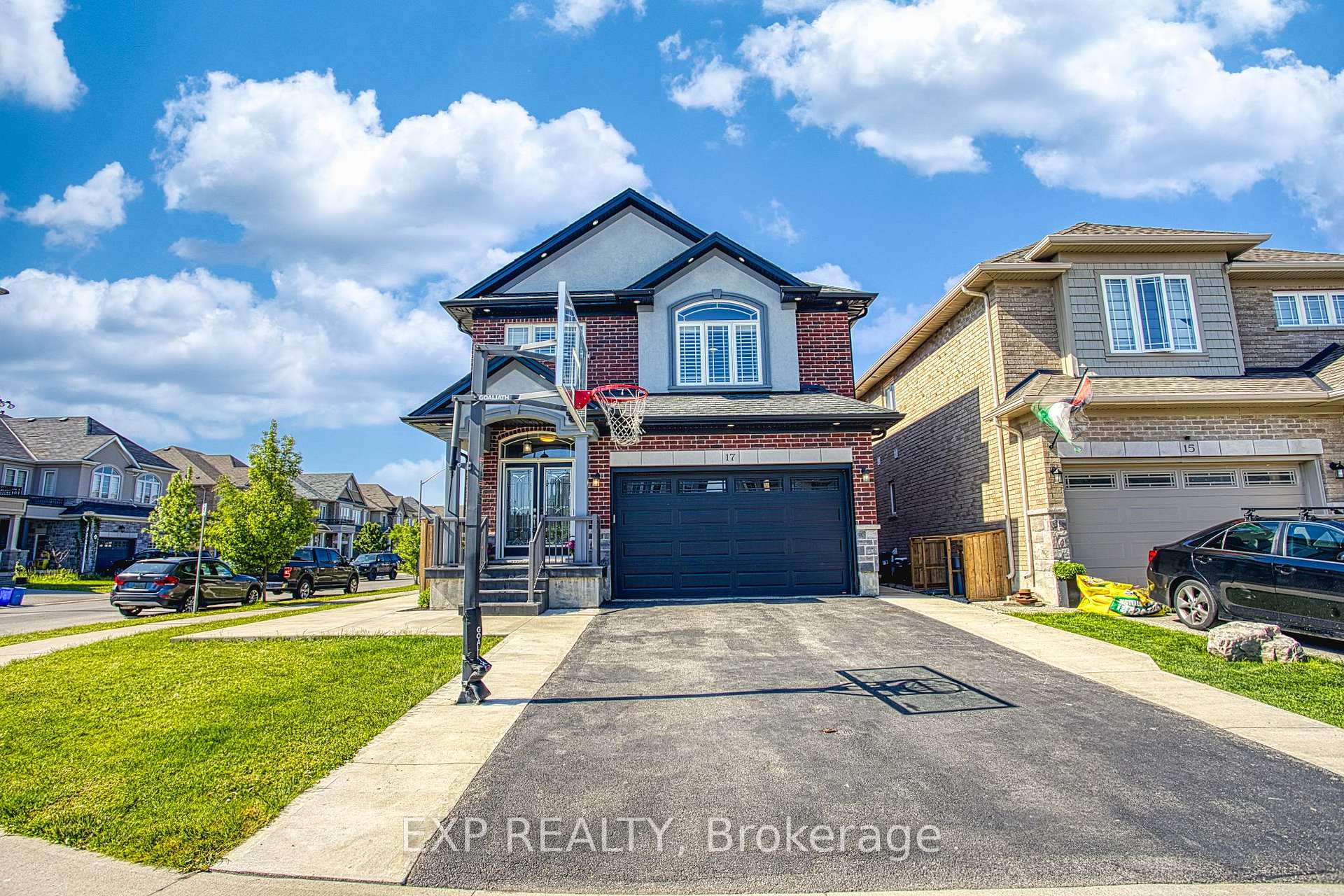 Photo 4 of 17 Narbonne Crescent, Hamilton, Stoney Creek Mountain — HOMEH