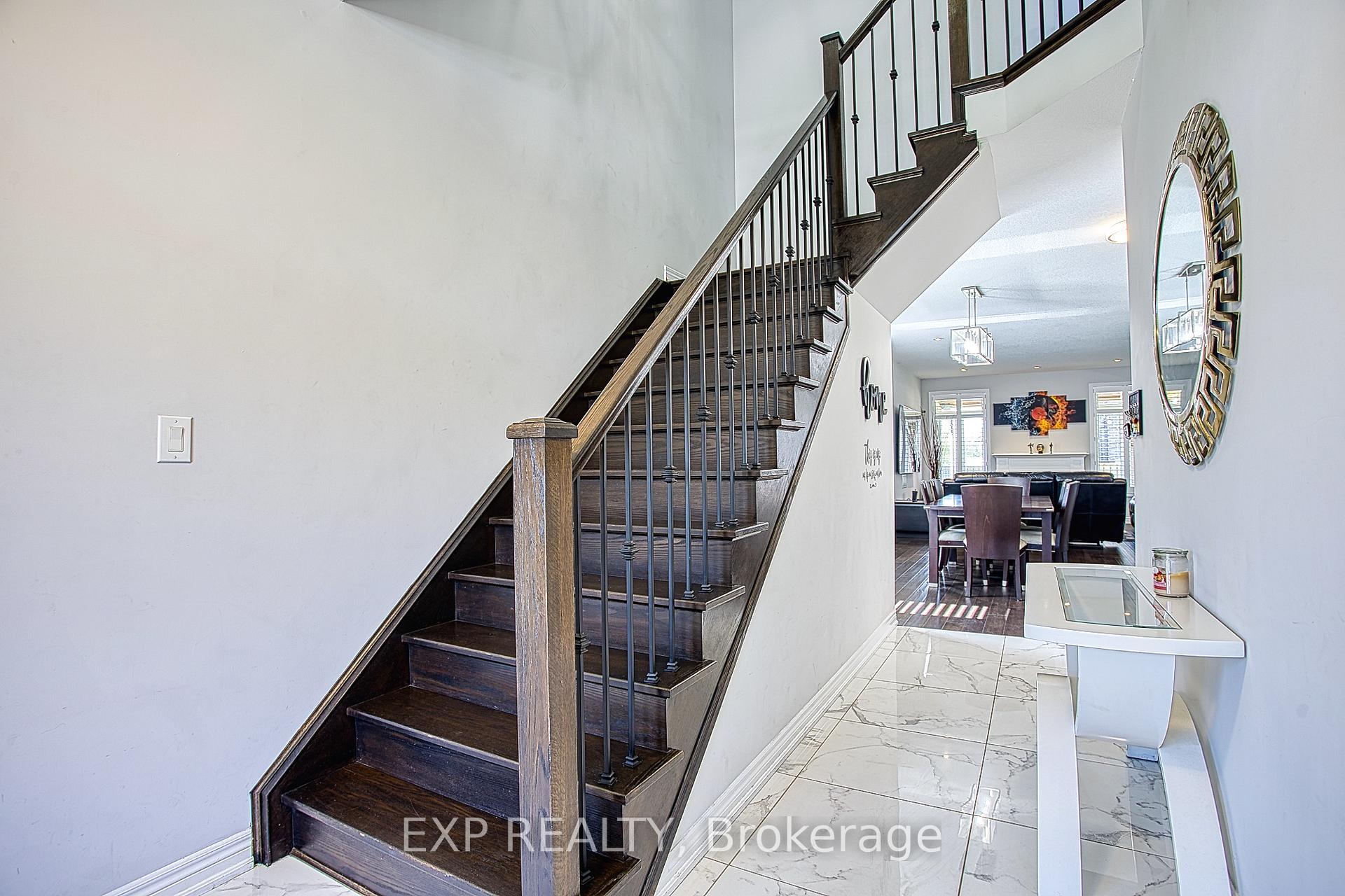 Photo 6 of 17 Narbonne Crescent, Hamilton, Stoney Creek Mountain — HOMEH
