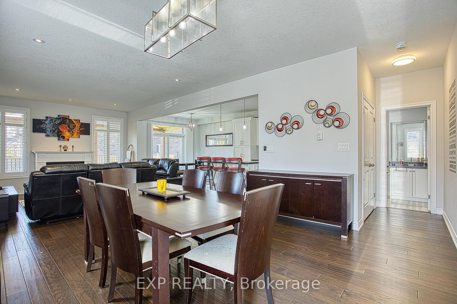 Photo 8 of 17 Narbonne Crescent, Hamilton, Stoney Creek Mountain — HOMEH