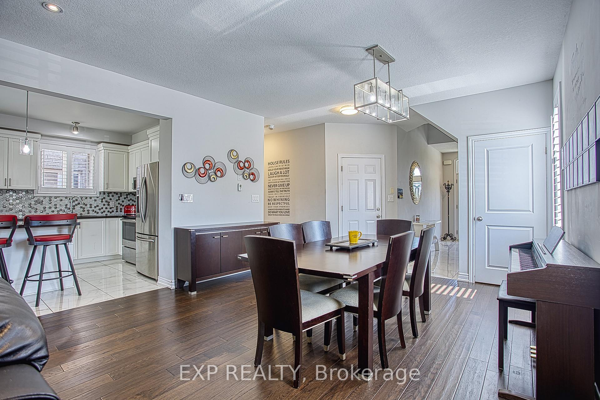 Photo 10 of 17 Narbonne Crescent, Hamilton, Stoney Creek Mountain — HOMEH