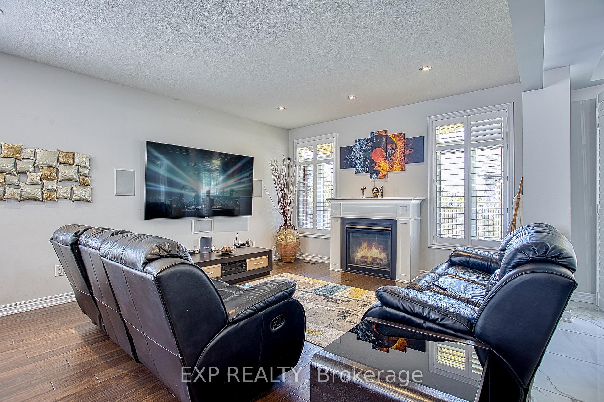 Photo 11 of 17 Narbonne Crescent, Hamilton, Stoney Creek Mountain — HOMEH