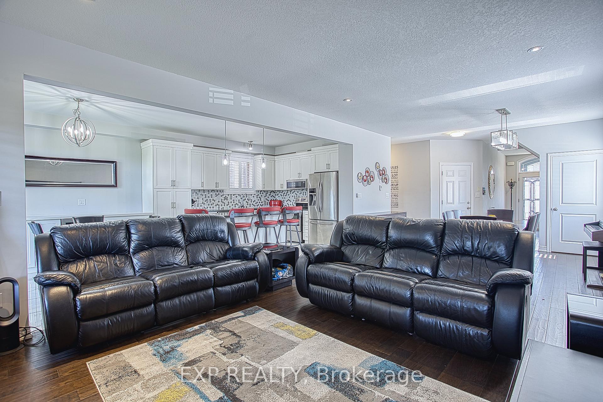 Photo 14 of 17 Narbonne Crescent, Hamilton, Stoney Creek Mountain — HOMEH