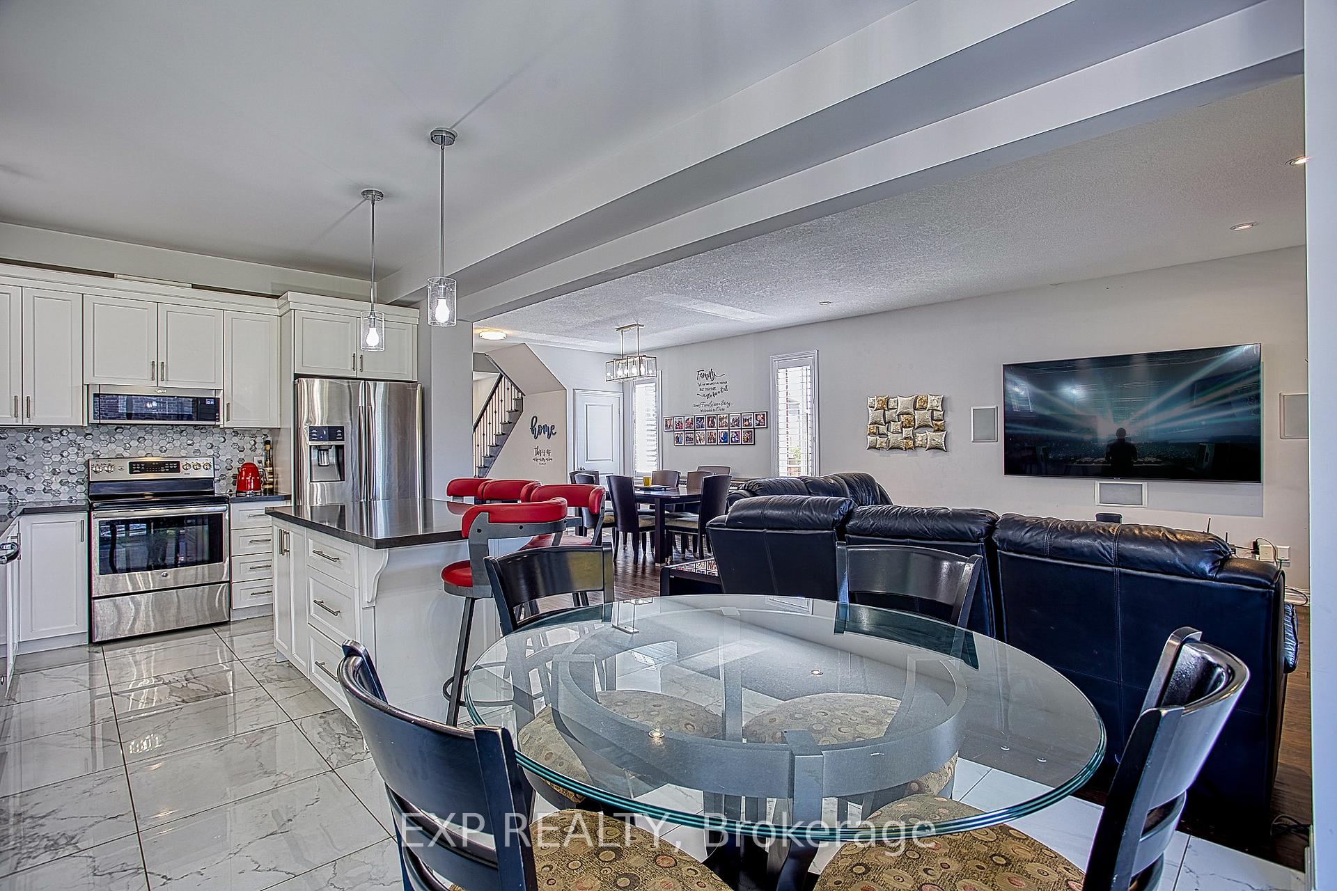 Photo 19 of 17 Narbonne Crescent, Hamilton, Stoney Creek Mountain — HOMEH