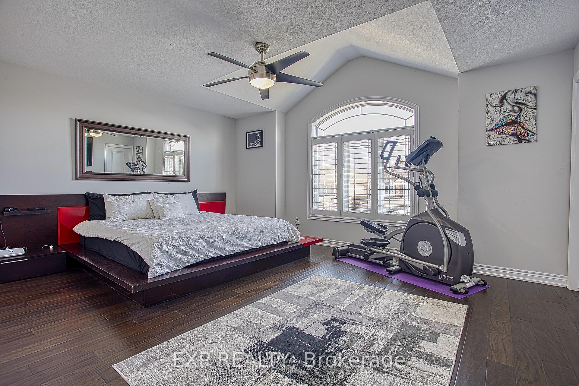 Photo 21 of 17 Narbonne Crescent, Hamilton, Stoney Creek Mountain — HOMEH