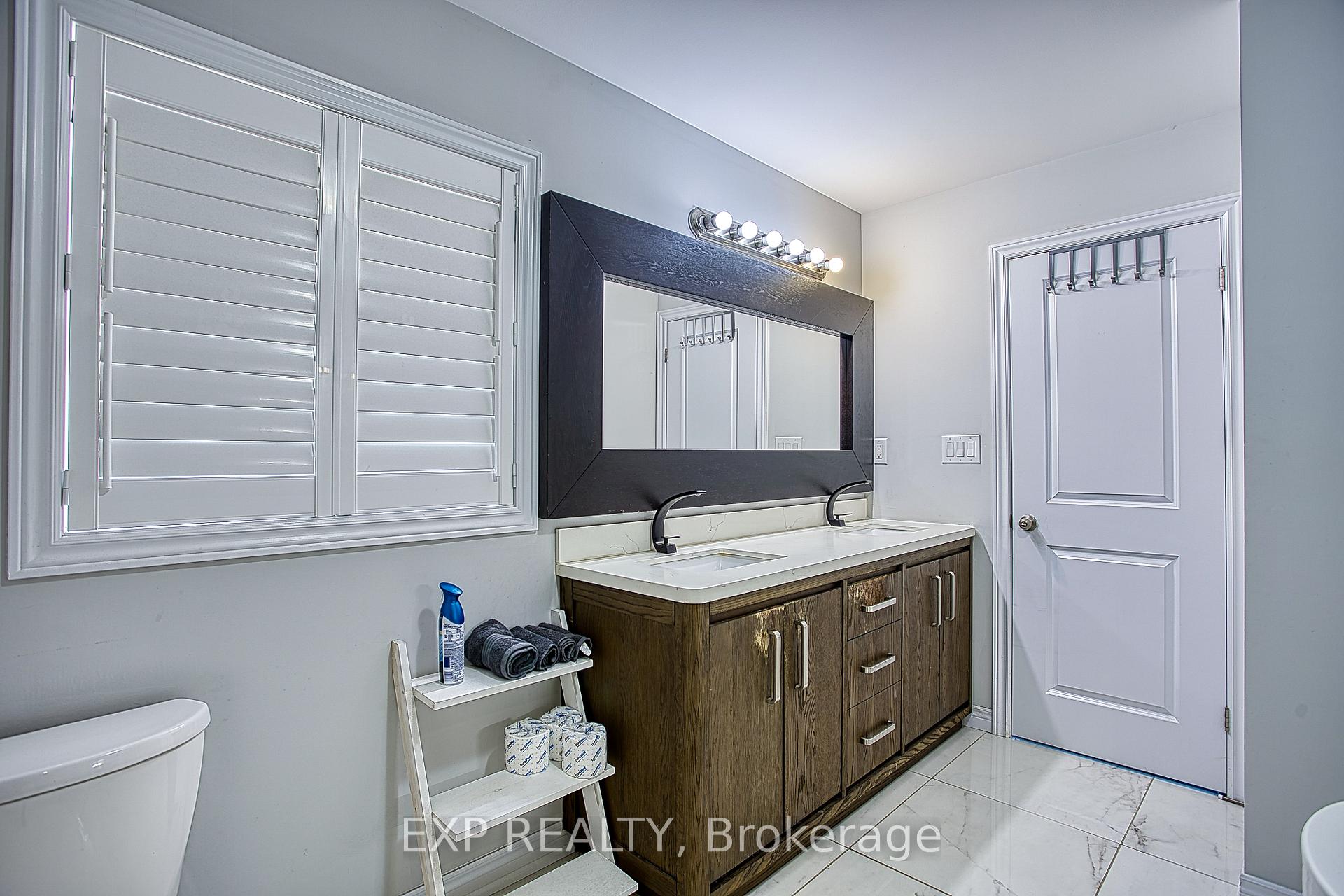 Photo 24 of 17 Narbonne Crescent, Hamilton, Stoney Creek Mountain — HOMEH