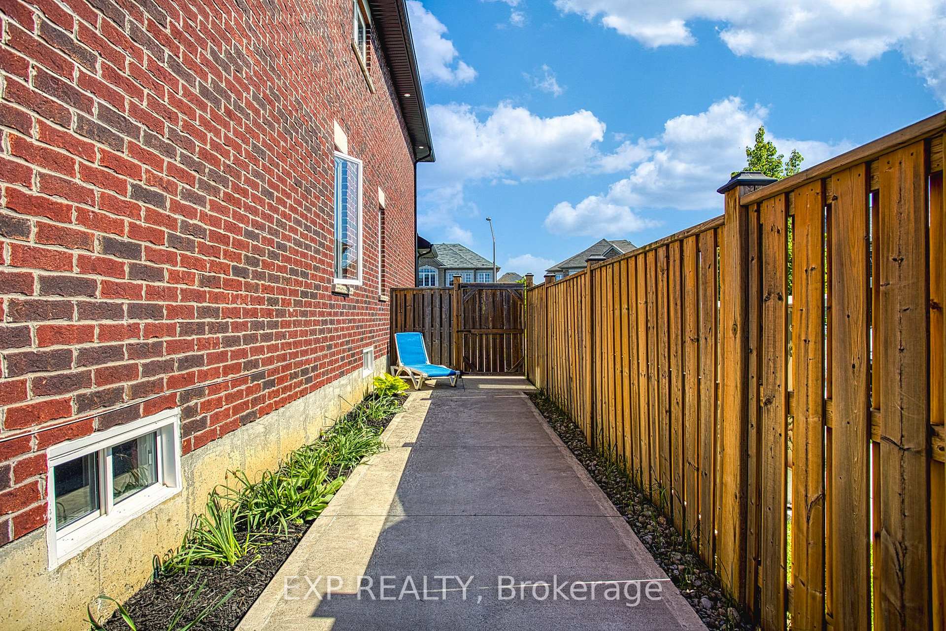 Photo 32 of 17 Narbonne Crescent, Hamilton, Stoney Creek Mountain — HOMEH