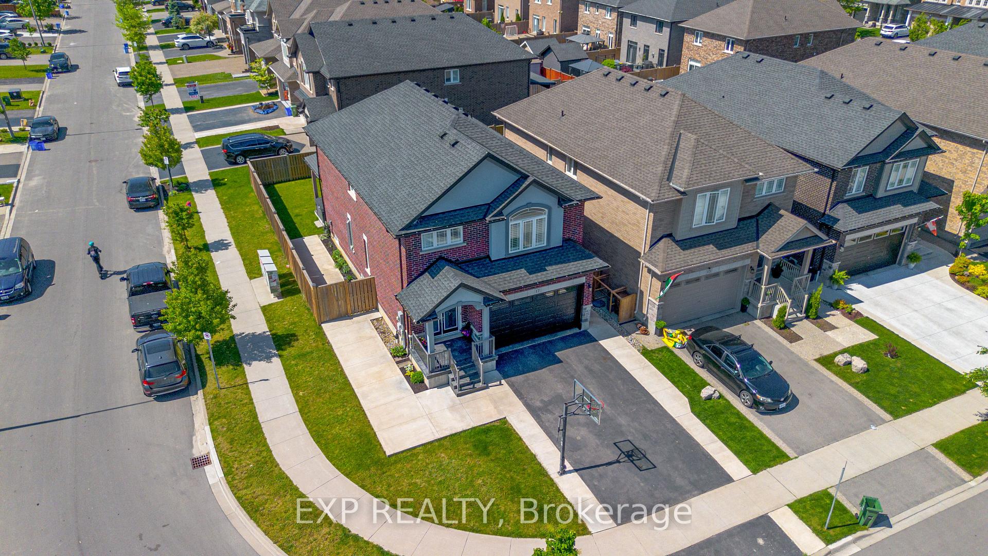 Photo 42 of 17 Narbonne Crescent, Hamilton, Stoney Creek Mountain — HOMEH