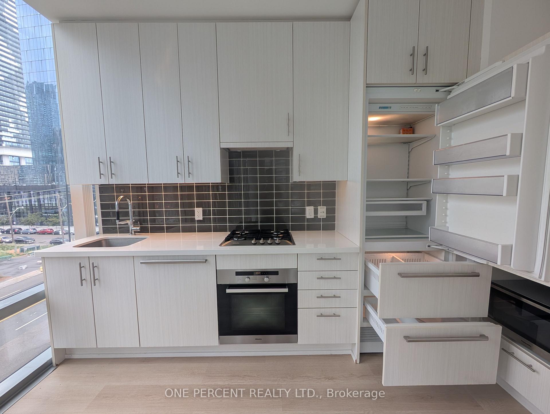 Photo 4 of Unit 441, 39 Queens Quay E, Toronto, Waterfront Communities — HOMEH