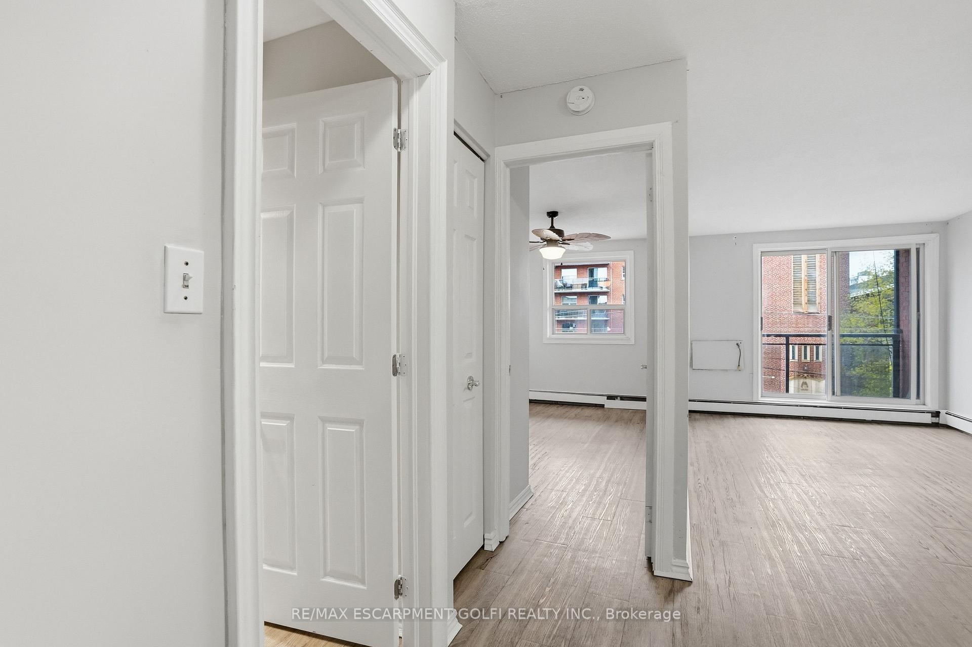 Photo 7 of Unit 303, 30 Summit Abbey, Hamilton, Eastmount — HOMEH