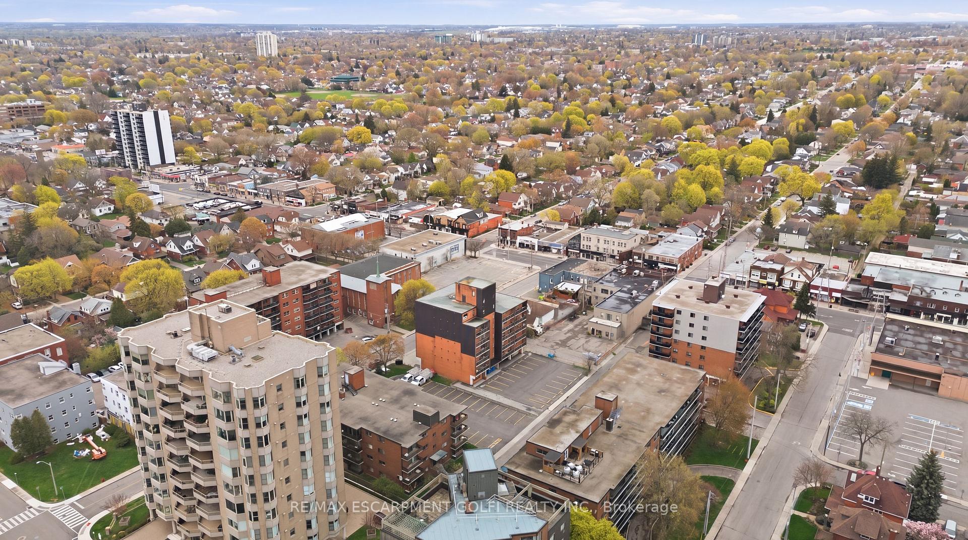 Photo 27 of Unit 303, 30 Summit Abbey, Hamilton, Eastmount — HOMEH