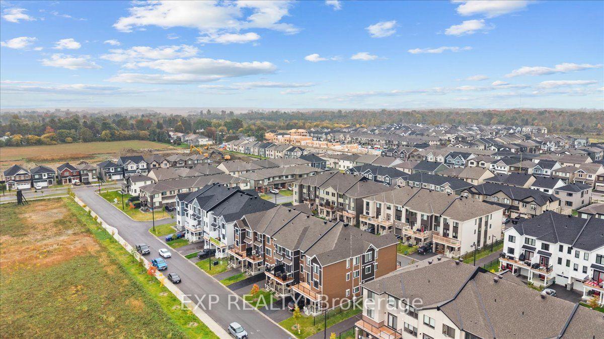 Photo 31 of 615 Quilter Row, Ottawa, Goulbourn Twp From Franktown Rd/South To Rideau — HOMEH