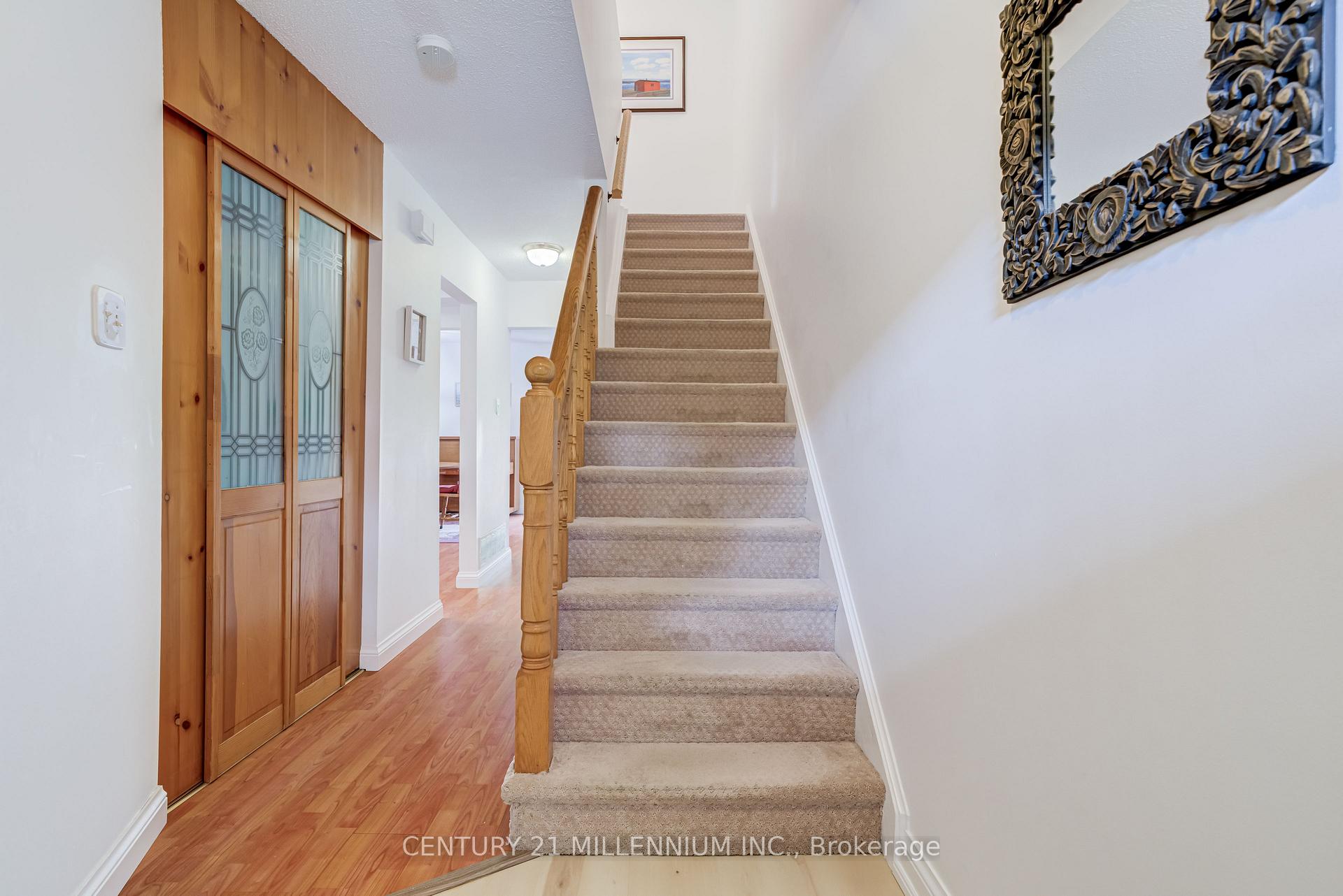 Photo 15 of 35 Tara Park Crescent, Brampton, Brampton North — HOMEH