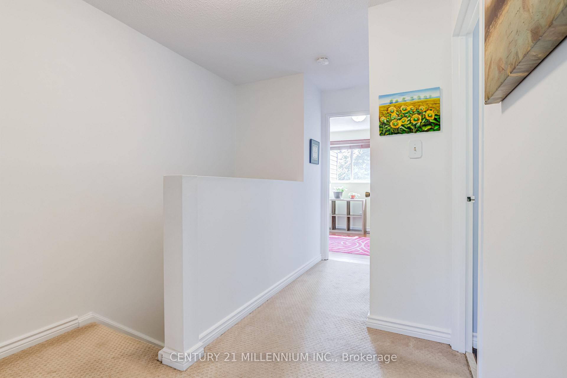 Photo 16 of 35 Tara Park Crescent, Brampton, Brampton North — HOMEH