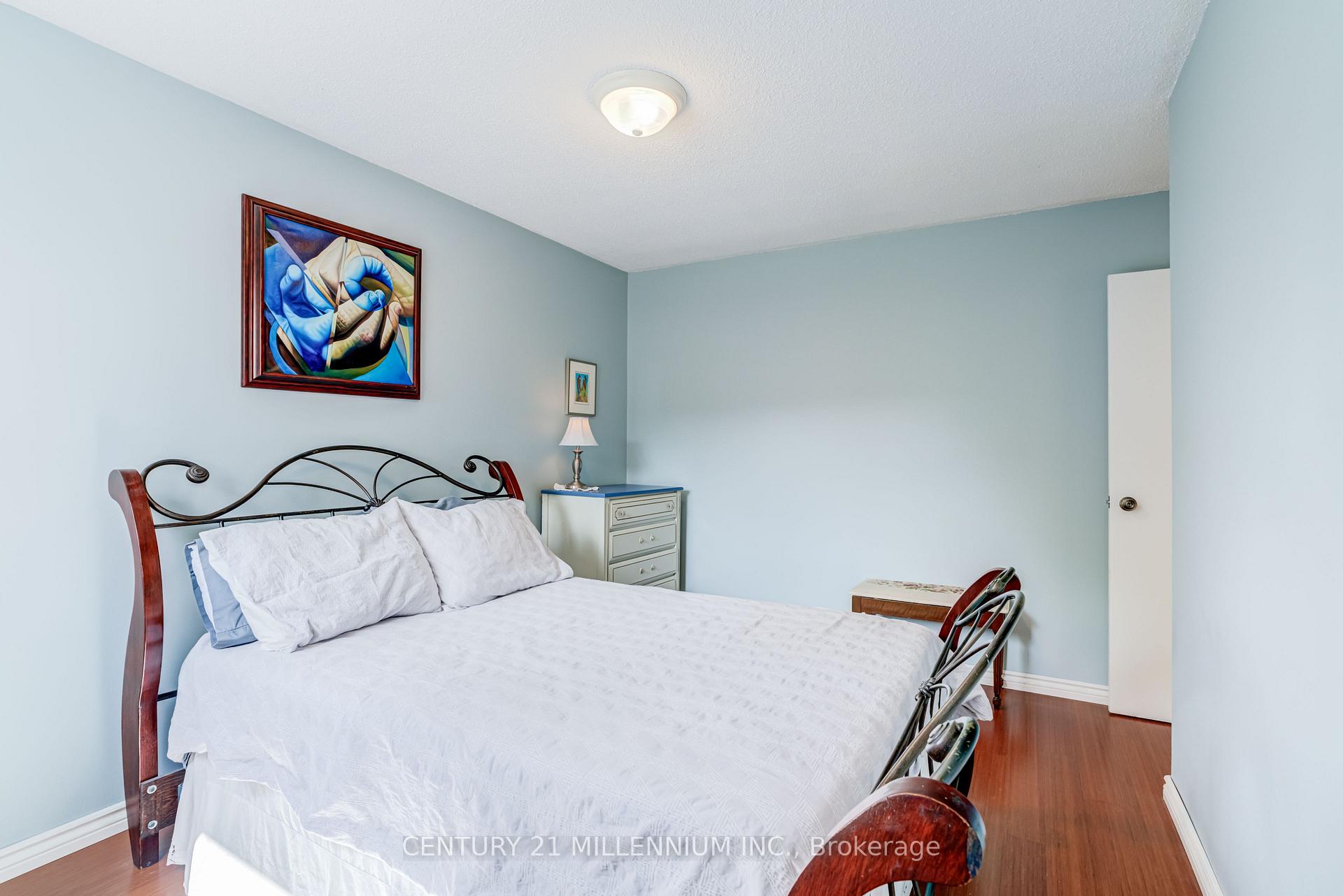 Photo 21 of 35 Tara Park Crescent, Brampton, Brampton North — HOMEH
