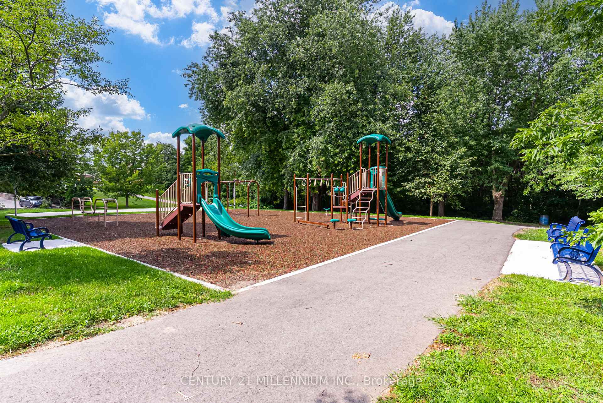 Photo 34 of 35 Tara Park Crescent, Brampton, Brampton North — HOMEH