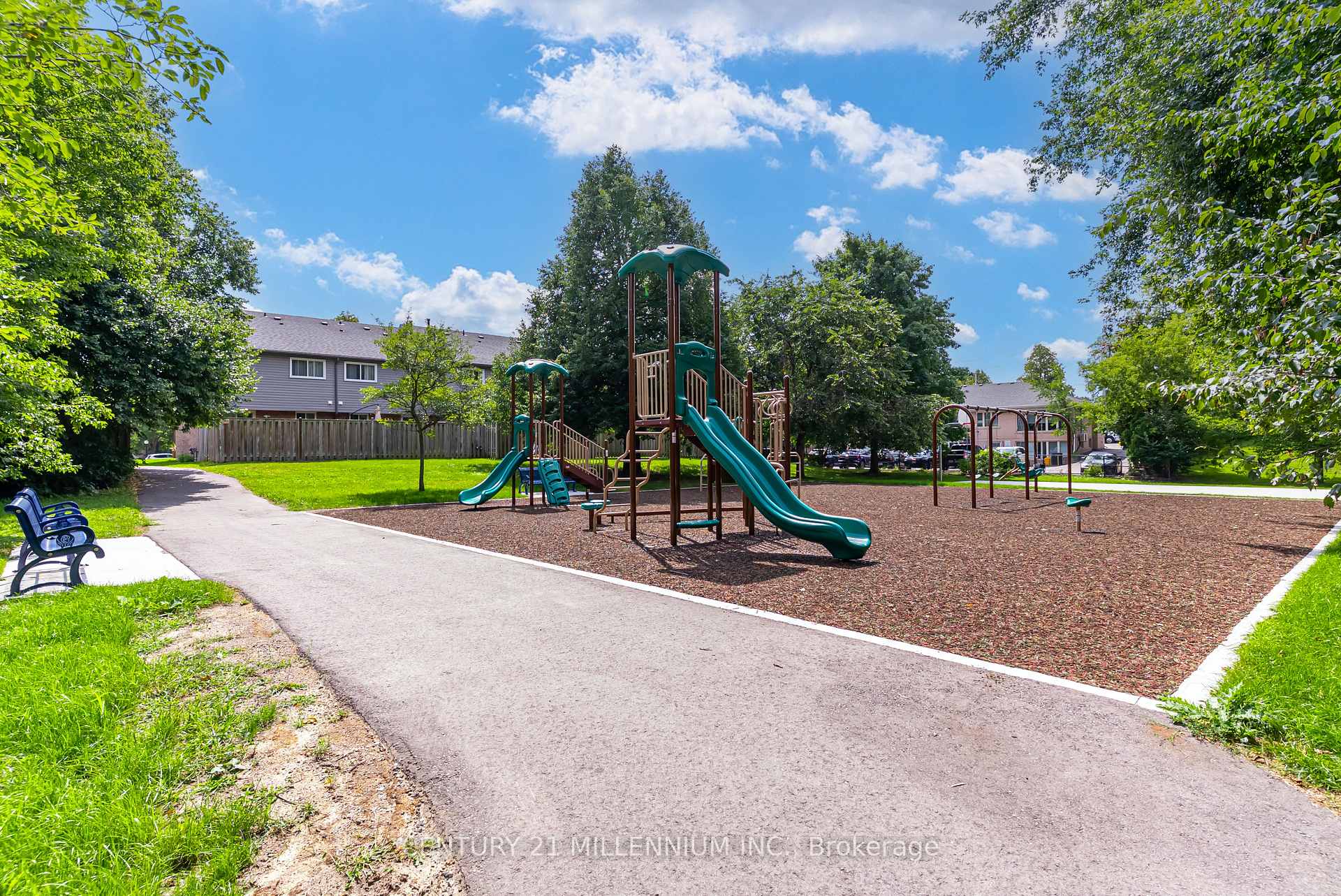 Photo 35 of 35 Tara Park Crescent, Brampton, Brampton North — HOMEH