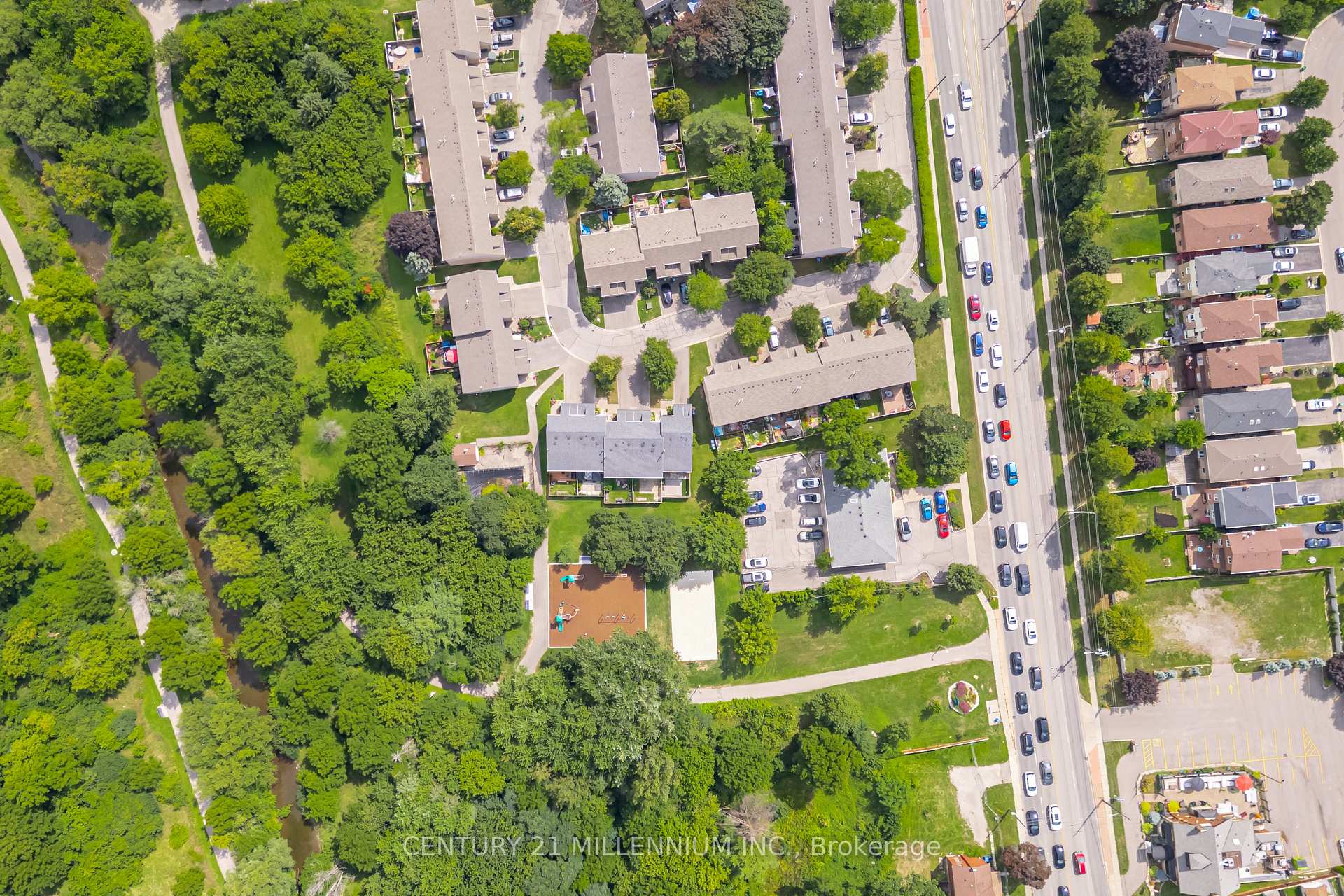 Photo 37 of 35 Tara Park Crescent, Brampton, Brampton North — HOMEH