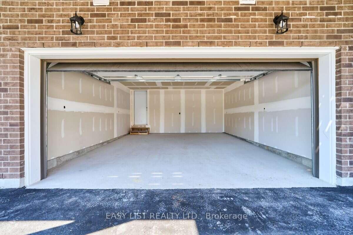 Photo 10 of 31 Addyman Crescent, Clarington, Newcastle — HOMEH