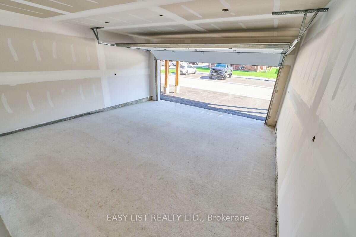 Photo 11 of 31 Addyman Crescent, Clarington, Newcastle — HOMEH