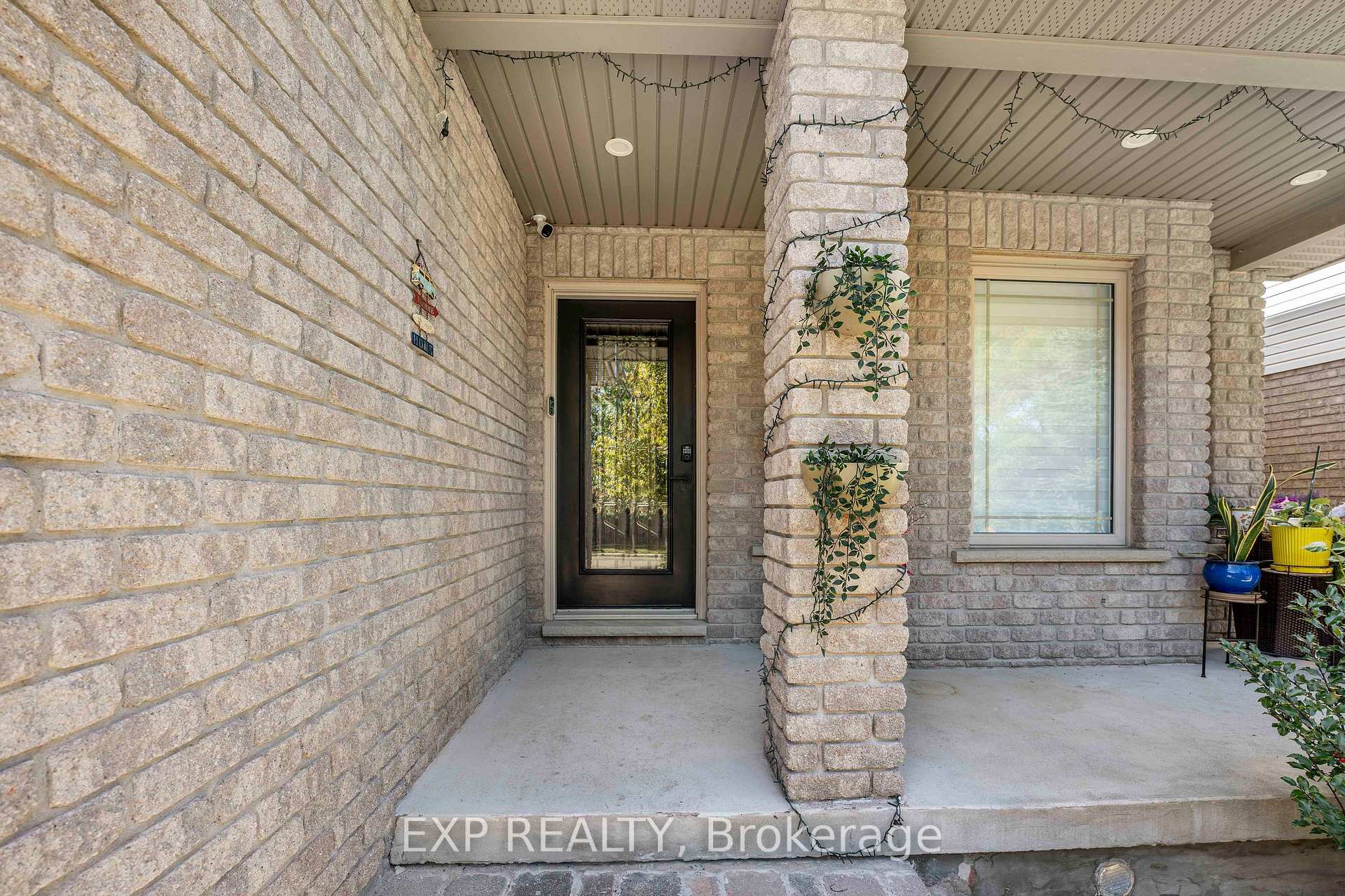 Photo 3 of 577 Waterton Drive, Waterloo, Conservation Meadows — HOMEH