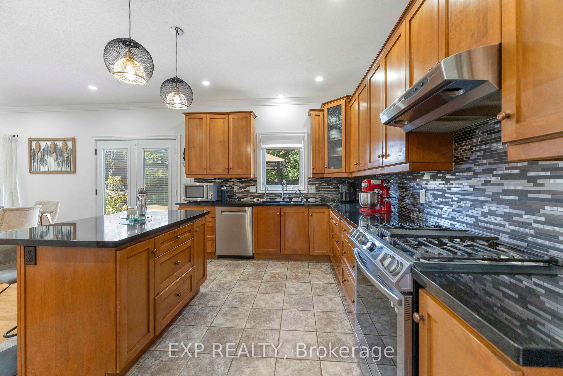 Photo 8 of 577 Waterton Drive, Waterloo, Conservation Meadows — HOMEH