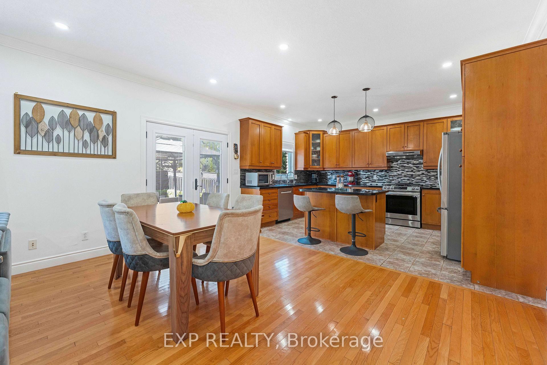 Photo 11 of 577 Waterton Drive, Waterloo, Conservation Meadows — HOMEH