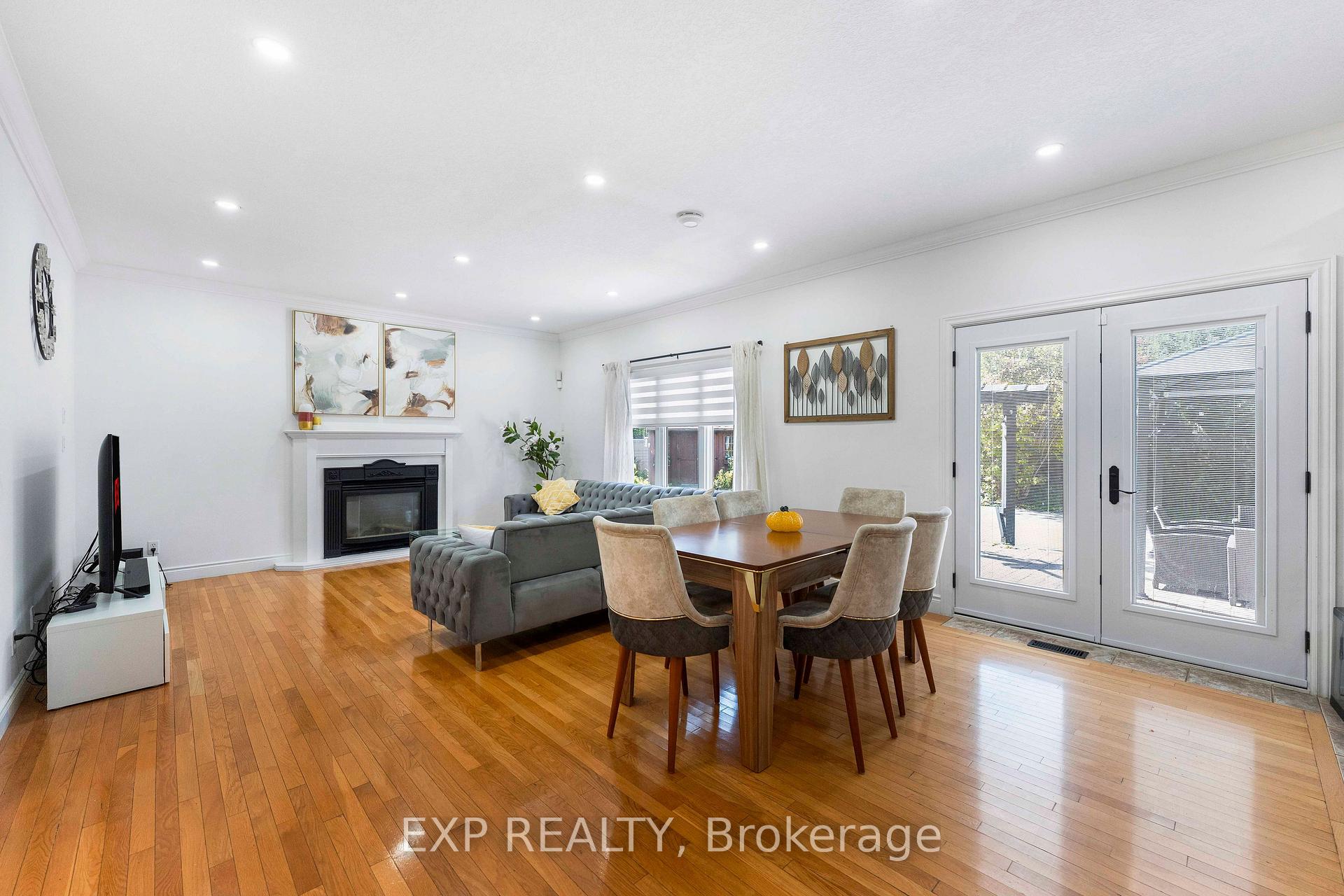 Photo 13 of 577 Waterton Drive, Waterloo, Conservation Meadows — HOMEH
