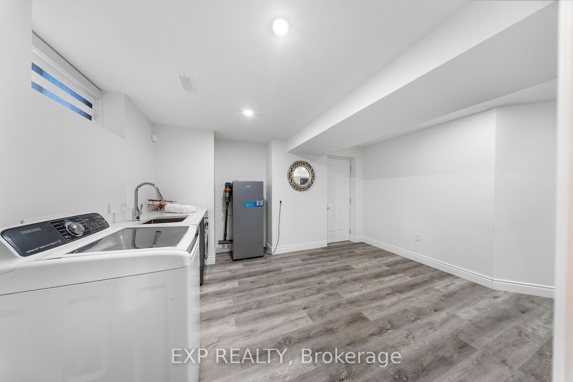 Photo 43 of 577 Waterton Drive, Waterloo, Conservation Meadows — HOMEH