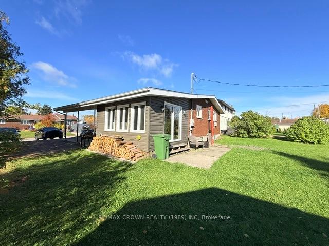 Photo 6 of 29 Seaborne Crescent, Kapuskasing — HOMEH