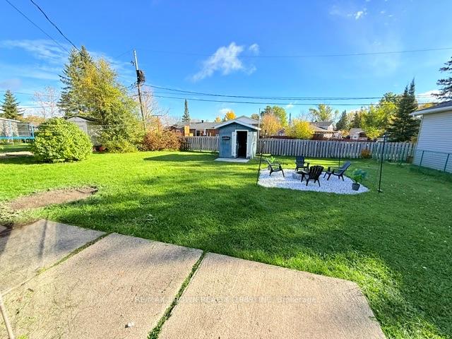 Photo 11 of 29 Seaborne Crescent, Kapuskasing — HOMEH