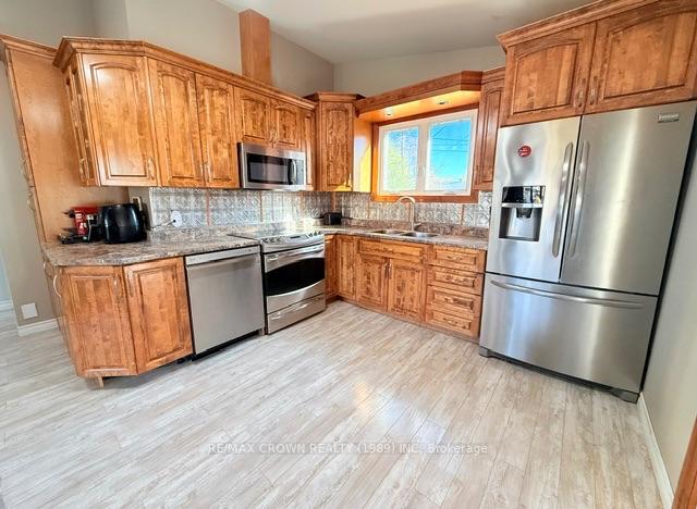 Photo 13 of 29 Seaborne Crescent, Kapuskasing — HOMEH
