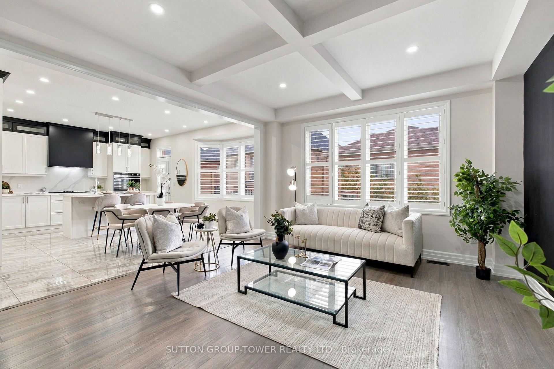 Photo 10 of 32 Cyprus Glen, East Gwillimbury, Holland Landing — HOMEH