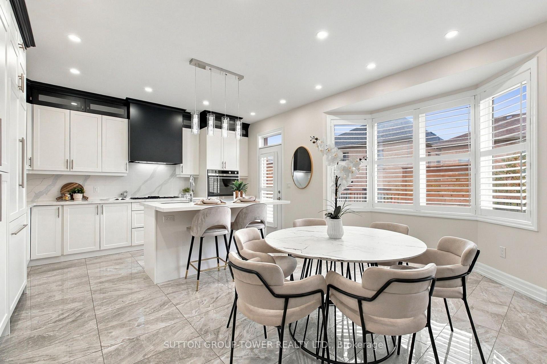 Photo 12 of 32 Cyprus Glen, East Gwillimbury, Holland Landing — HOMEH
