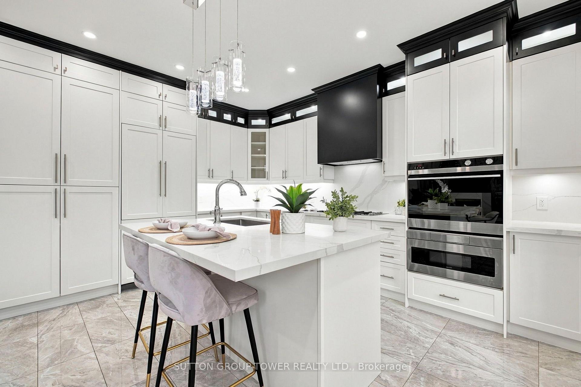 Photo 14 of 32 Cyprus Glen, East Gwillimbury, Holland Landing — HOMEH