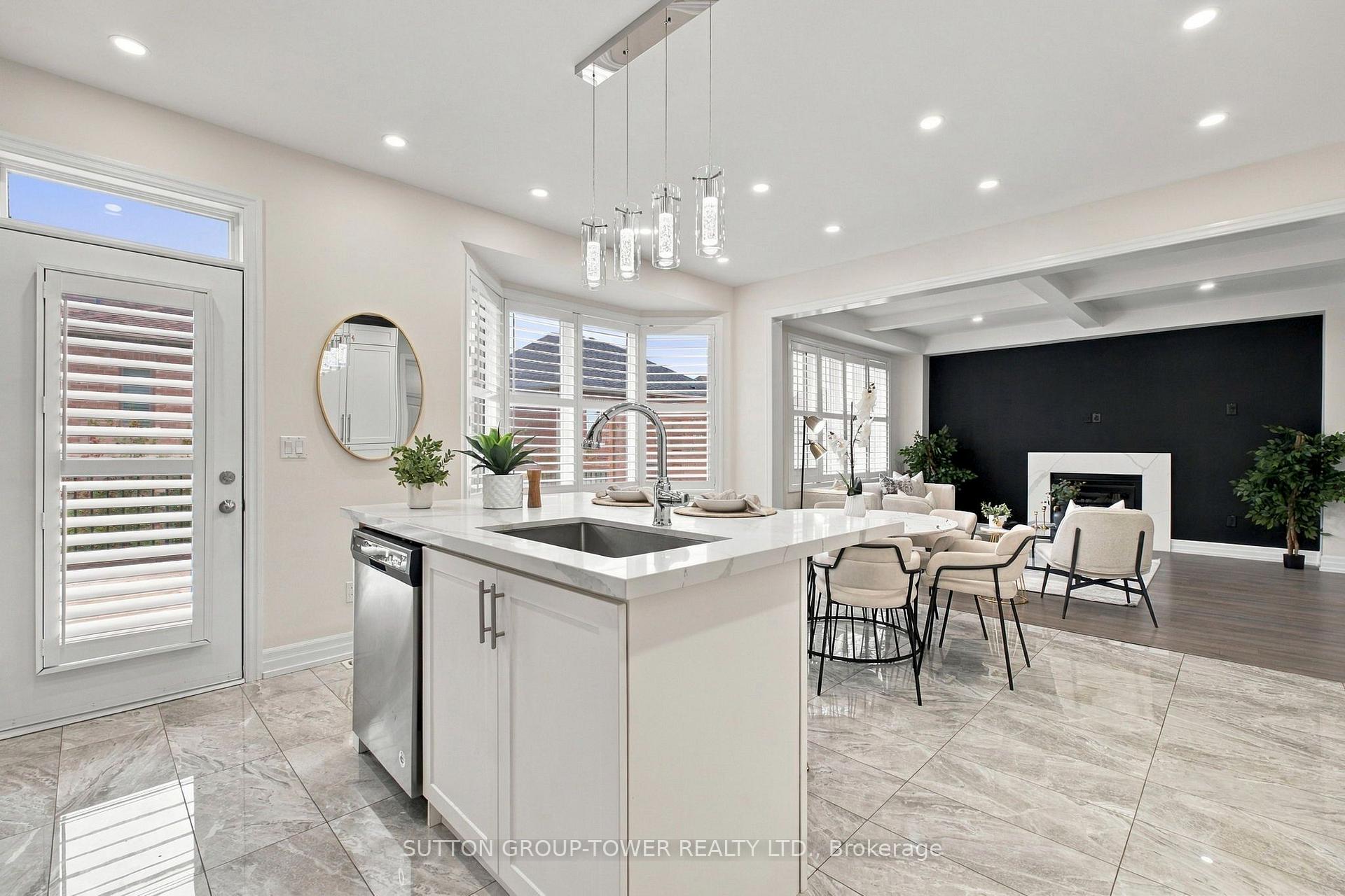 Photo 16 of 32 Cyprus Glen, East Gwillimbury, Holland Landing — HOMEH