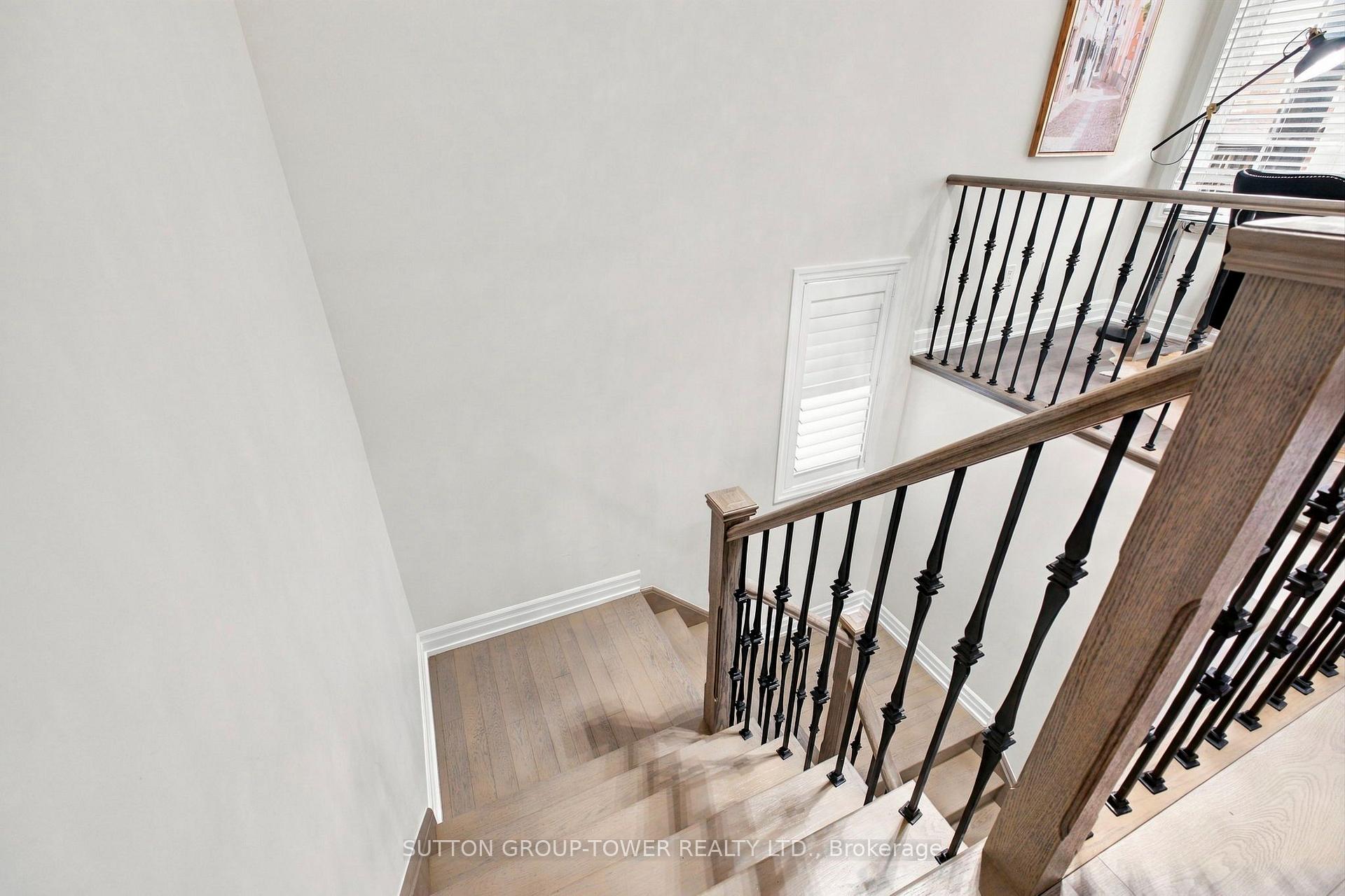 Photo 17 of 32 Cyprus Glen, East Gwillimbury, Holland Landing — HOMEH