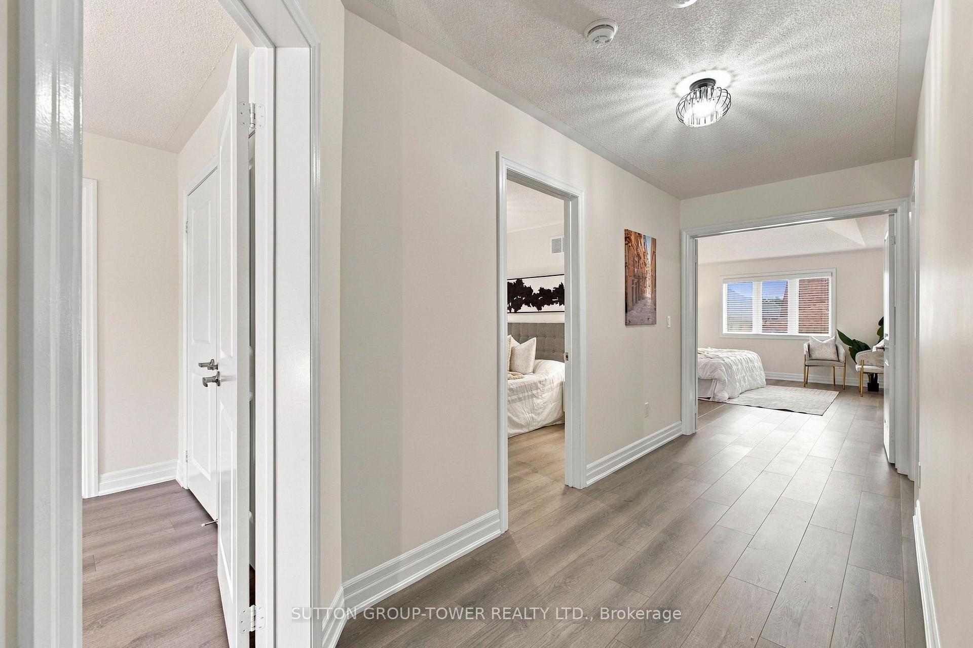Photo 19 of 32 Cyprus Glen, East Gwillimbury, Holland Landing — HOMEH
