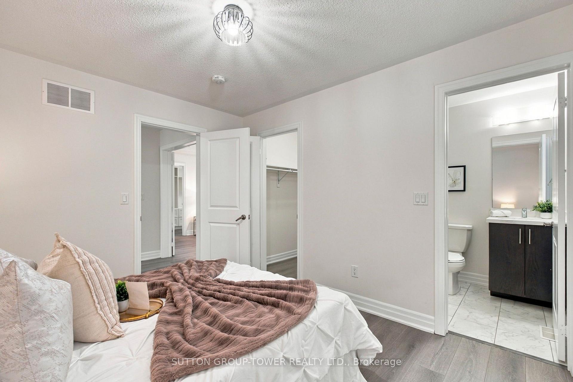Photo 26 of 32 Cyprus Glen, East Gwillimbury, Holland Landing — HOMEH