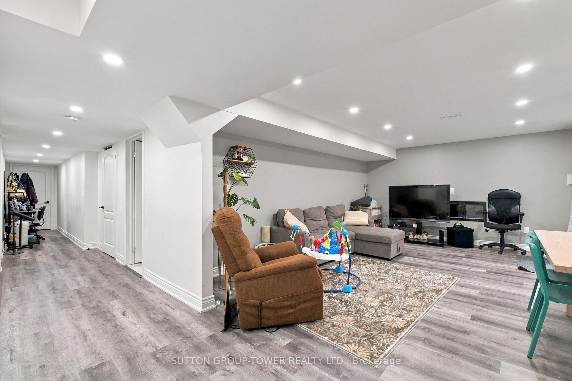 Photo 37 of 32 Cyprus Glen, East Gwillimbury, Holland Landing — HOMEH