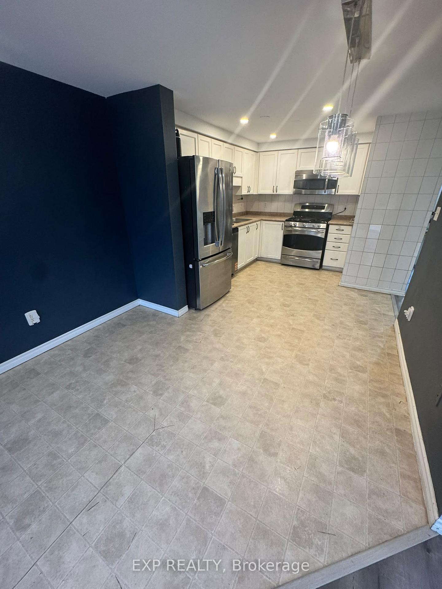 Photo 26 of 717 Activa Avenue, Kitchener, Larentian West — HOMEH