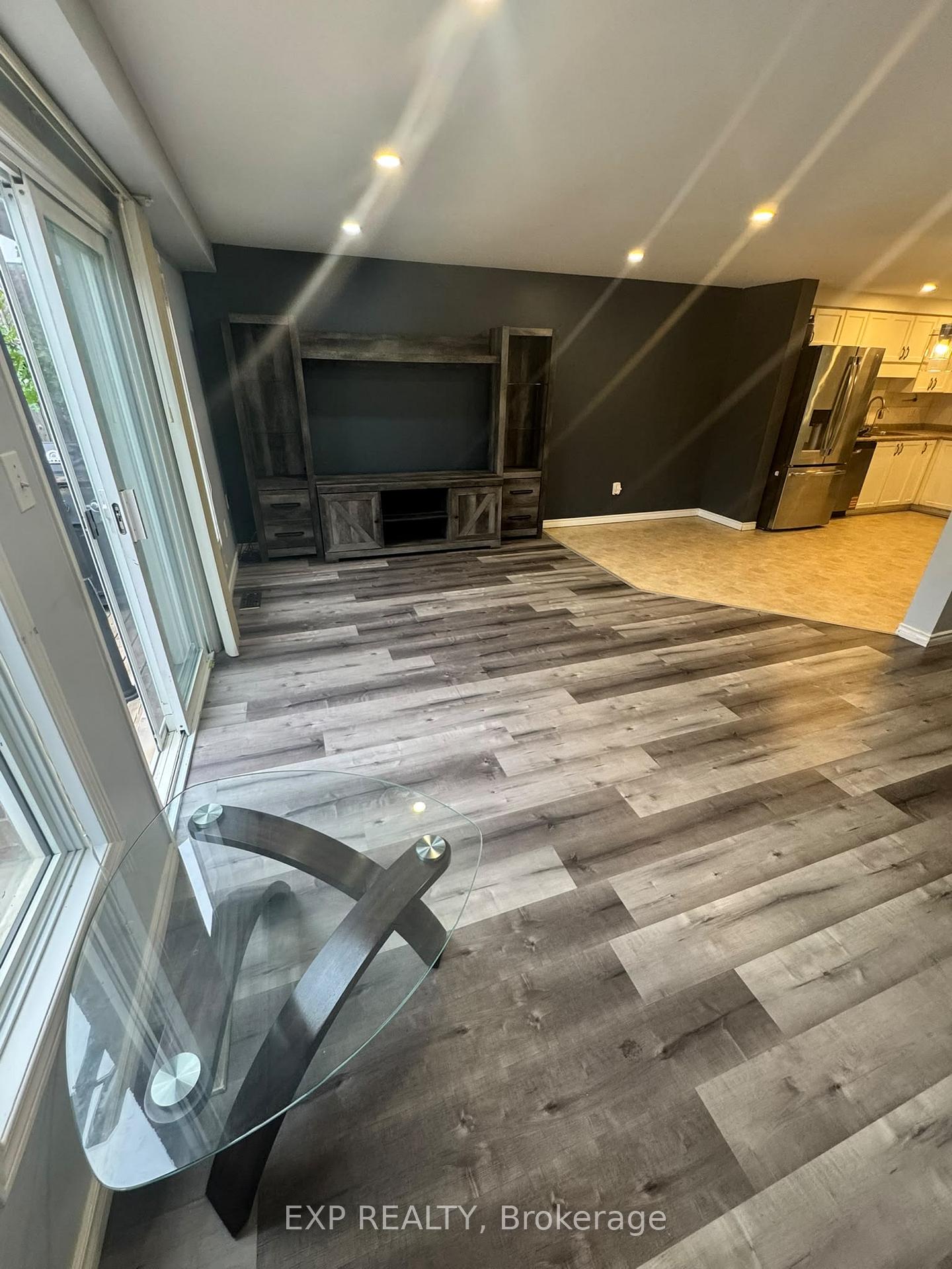 Photo 27 of 717 Activa Avenue, Kitchener, Larentian West — HOMEH