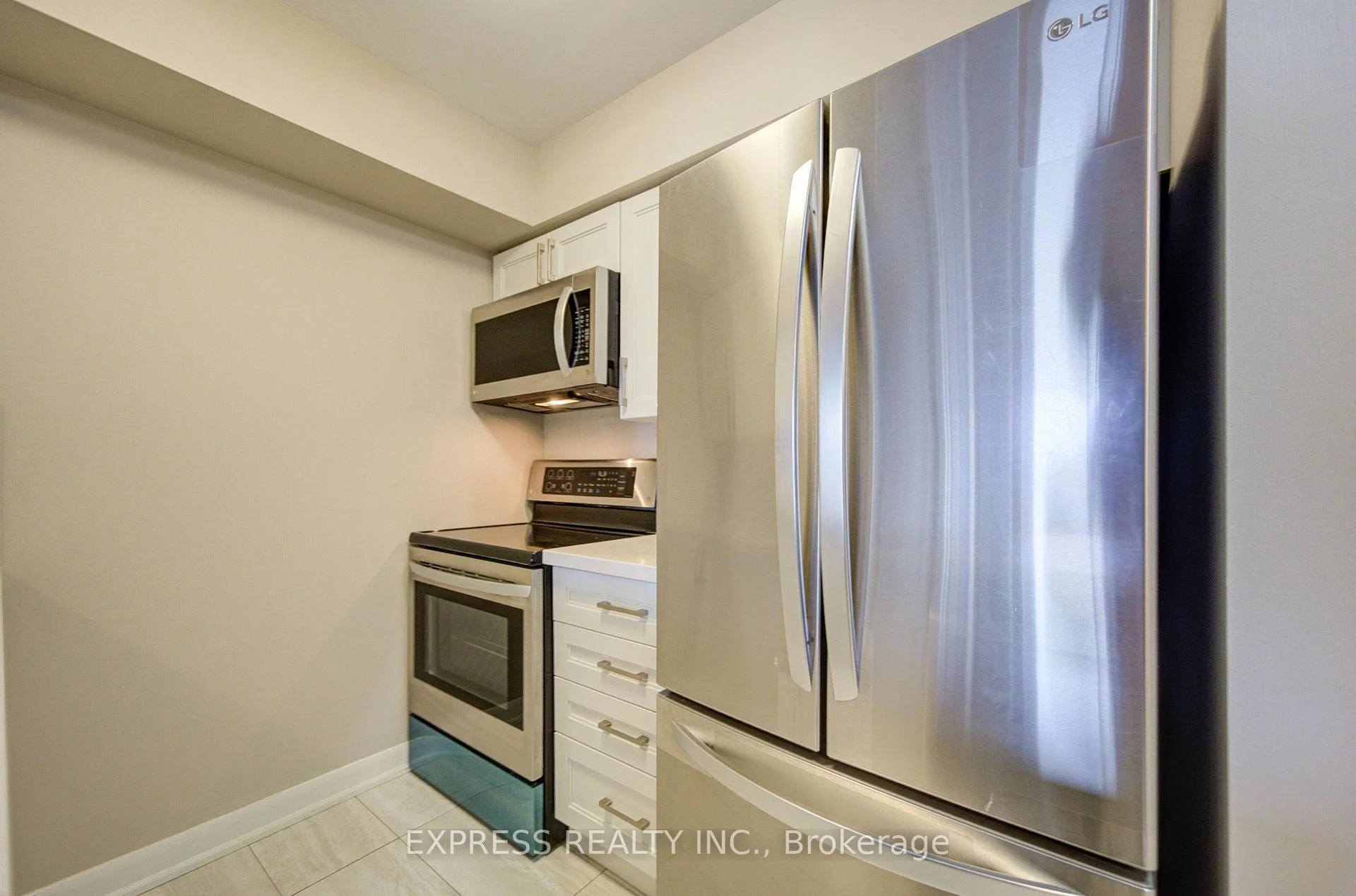 Photo 9 of Unit 1005, 4978 Yonge Street, North York, Lansing-Westgate — HOMEH