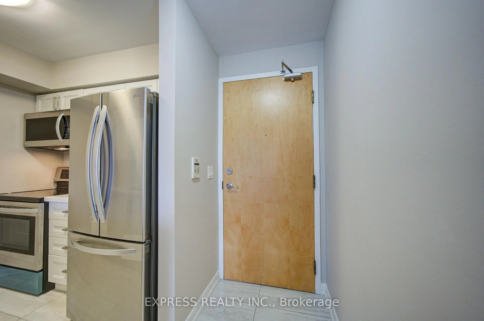 Photo 10 of Unit 1005, 4978 Yonge Street, North York, Lansing-Westgate — HOMEH