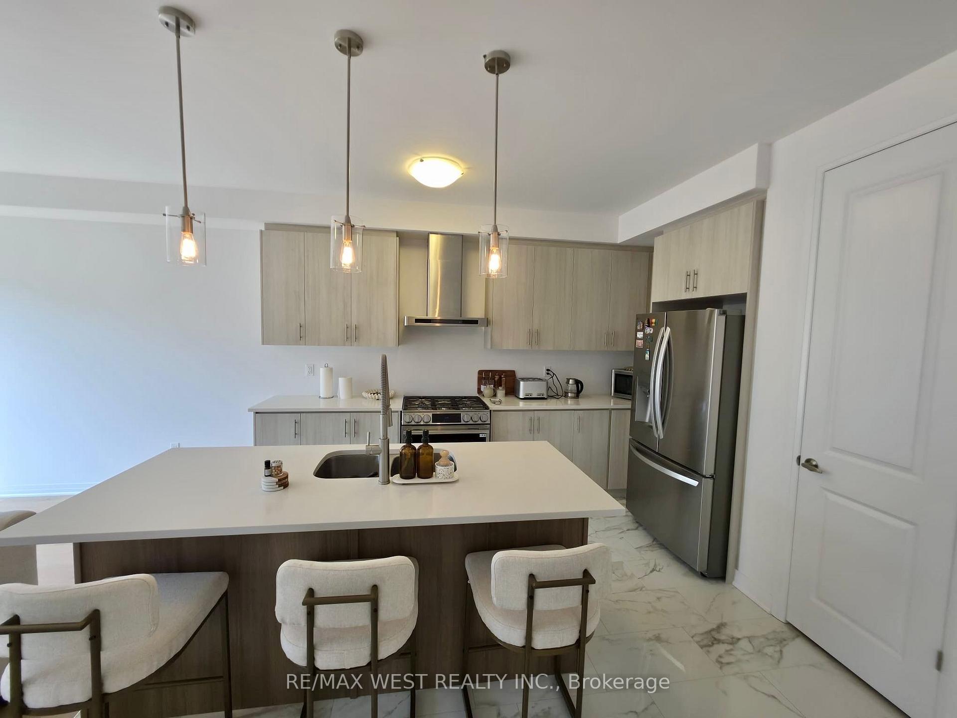 Photo 4 of 889 Douro Street, Stratford — HOMEH