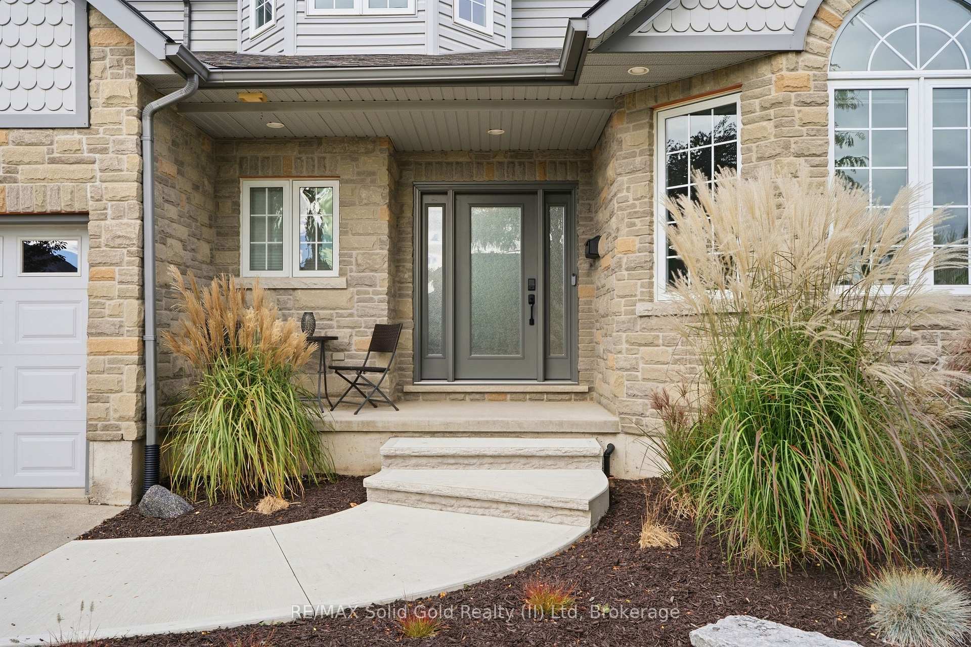 Photo 2 of 30 Vanevery Way, Stratford — HOMEH