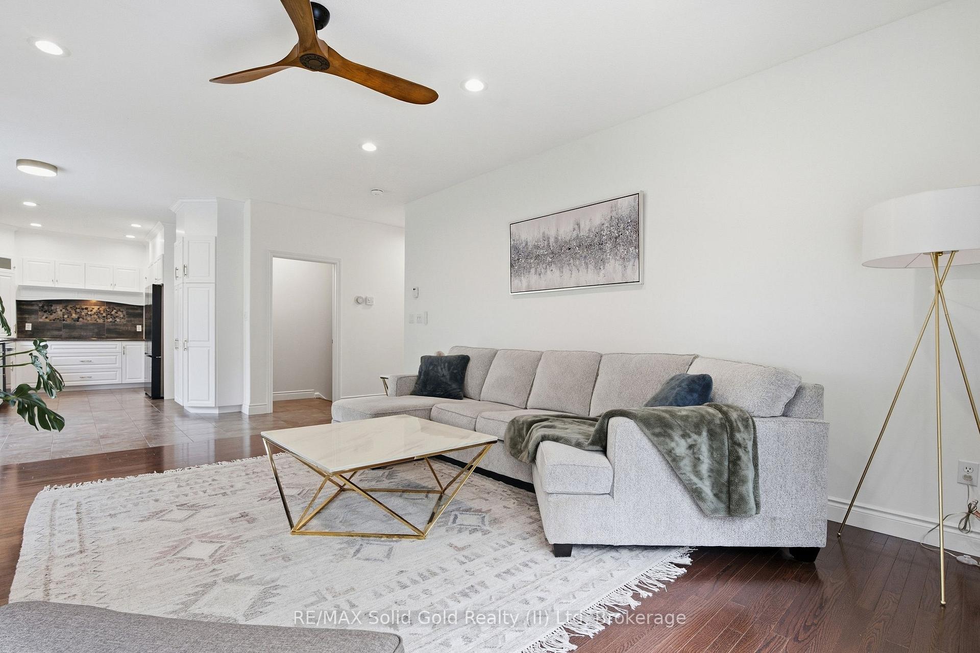 Photo 11 of 30 Vanevery Way, Stratford — HOMEH