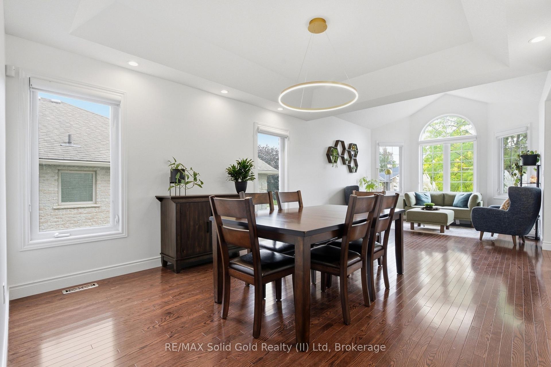 Photo 12 of 30 Vanevery Way, Stratford — HOMEH