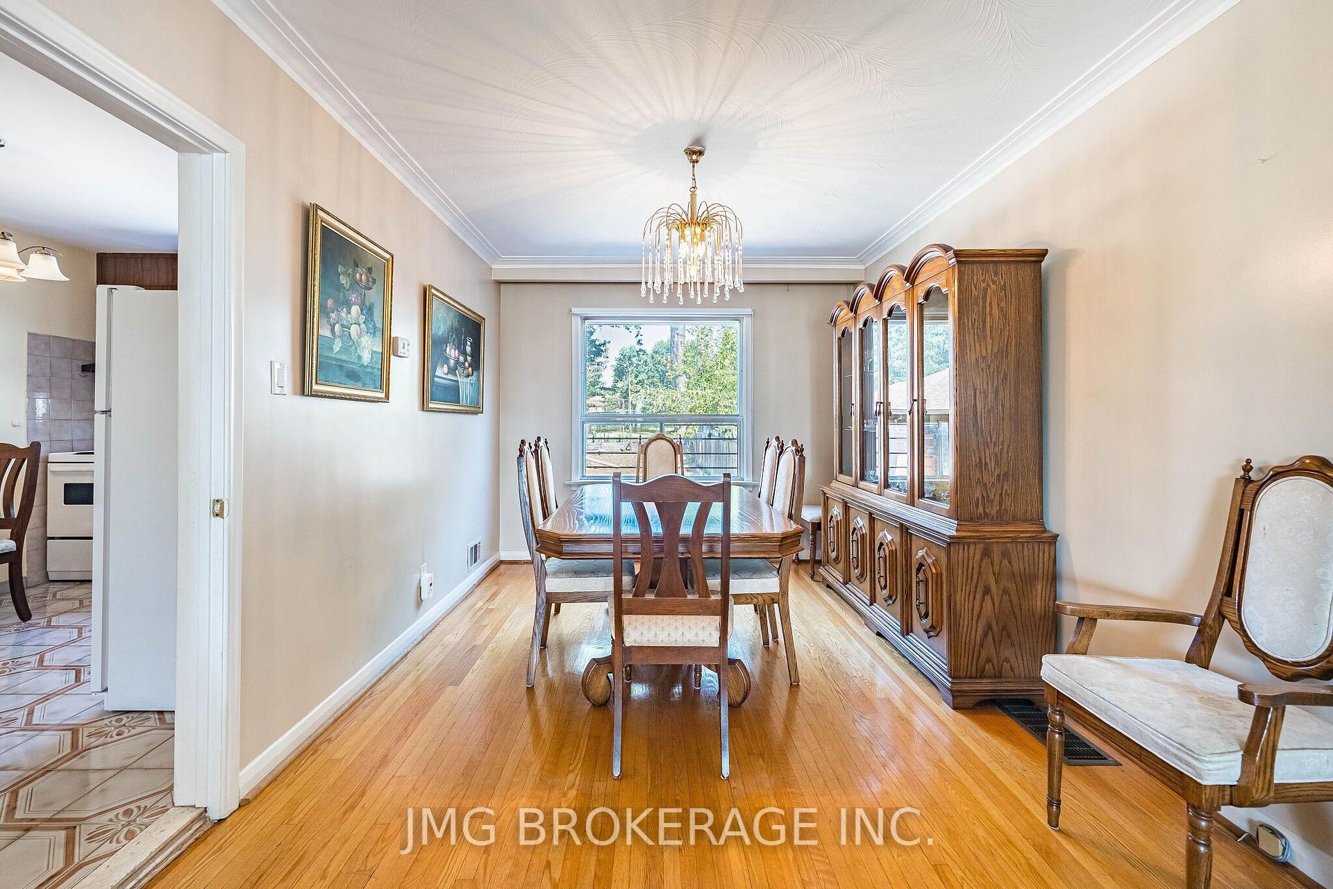 Photo 7 of 53 Foxrun Avenue, North York, Downsview-Roding-CFB — HOMEH