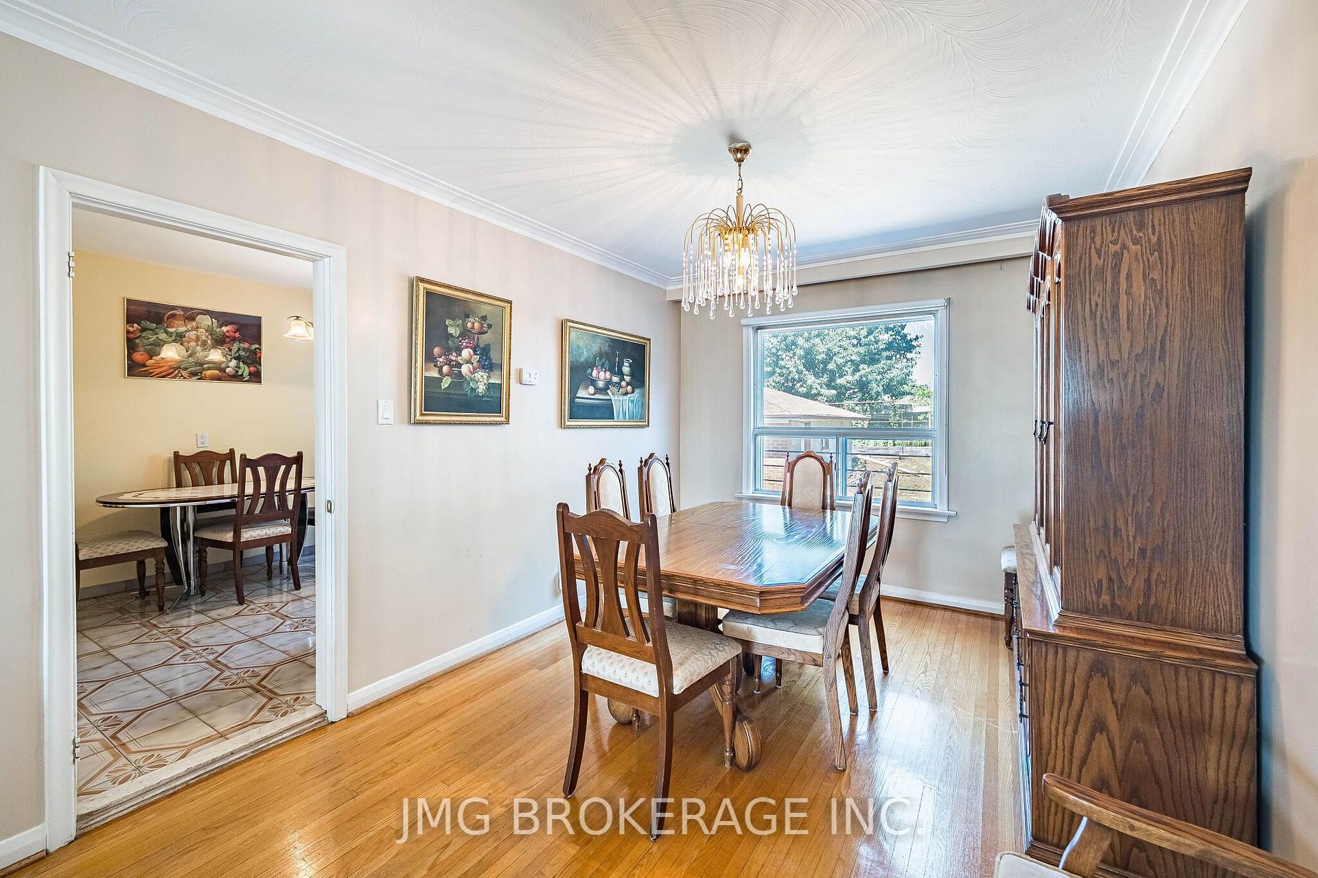 Photo 14 of 53 Foxrun Avenue, North York, Downsview-Roding-CFB — HOMEH